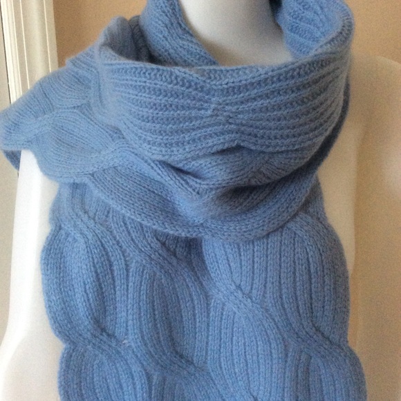 Geneva Cashmere Scarf - Picture 1 of 6